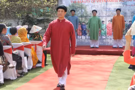 Preserving the heritage of men’s traditional ao dai