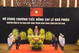 Respect-paying ceremony for former Party leader Le Kha Phieu starts