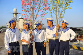 Warm Tet brought to offshore platforms, islands