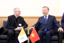 General Secretary of the Communist Party of Vietnam Central Committee and State President To Lam (R) and Vatican Secretary of State Cardinal Pietro Parolin. (Photo: VNA)