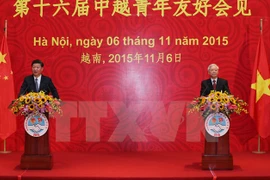 Vietnamese, Chinese top leaders meet the youth in Hanoi