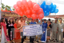  Lao leader hopes for stronger Vientiane-Hanoi cooperation 