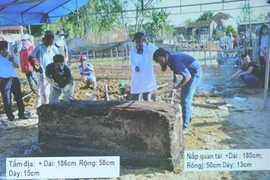 Excavation of ancient tomb made public in Binh Dinh 