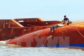 Two bodies in shipwreck near HCM City found