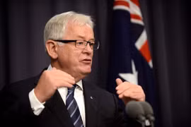  Australian minister promotes trade in Indonesia 