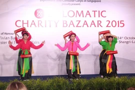 Vietnam joins charity fair in Singapore 