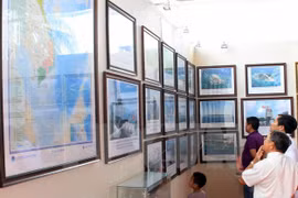 Maps displayed to prove Vietnam’s sea, island sovereignty