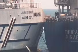 Singapore asks Malaysia to recall vessels from disputed waters