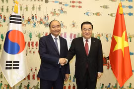 PM Nguyen Xuan Phuc meets with speaker of RoK parliament