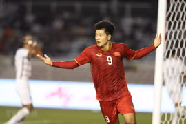 SEA Games 30: Vietnam advance to football final