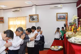 Vietnamese in Laos hold ceremony in honour of Hung Kings