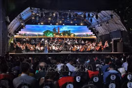 London Symphony Orchestra entertains Hanoi audiences