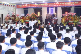 Caodaists receive greetings on anniversary