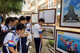 Exhibition on Hoang Sa, Truong Sa comes to Long An 