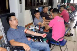 Red Journey blood donation campaign reaches Hanoi