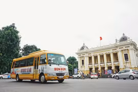 Bonbon city tour explores Hanoi's history, culture
