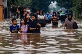 At least 42 people killed by flash flood in eastern Indonesia