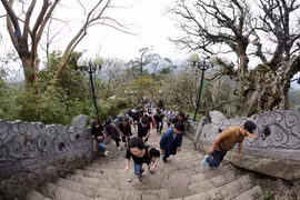 Quang Ninh welcomes record number of visitors during Tet