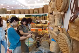 Fine art and handicraft exports surge in five months