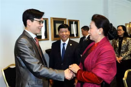 NA leader meets organisers of Vietnam Global Leaders Forum in Paris