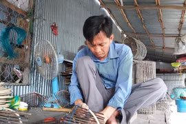 Mekong farmers adapt to low flood levels