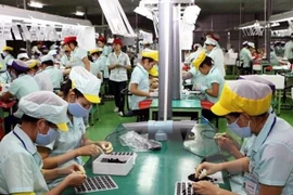 More than 91,600 Vietnamese go abroad for work in eight months 