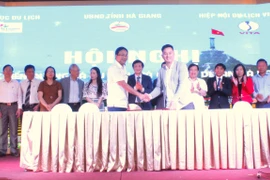Ha Giang promotes tourism in central region