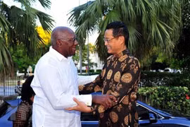 Cuban leader wishes Vietnam more success
