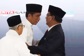 Indonesian presidential candidates join final debate