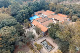 Centuries-old Bo Da pagoda stuns pilgrims