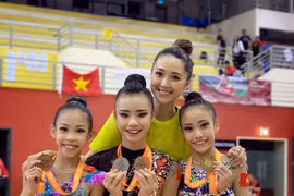 Rhythmic gymnasts win two golds at Singapore Open