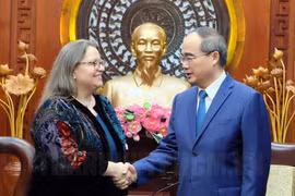 HCM City leader receives new US Consul General 