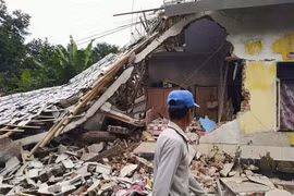 Indonesia: agencies calm public about tsunami threat 