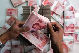 China's prolonged falling yuan may harm Vietnam's trade