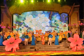 Cherry blossom festival opens in Quang Ninh