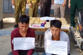 Lao men arrested for smuggling 120,000 meth pills 