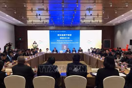 ASEAN, China seek to promote trade cooperation 