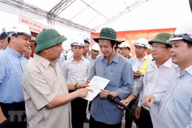 PM urges completion of Trung Luong–My Thuan expressway in early 2021