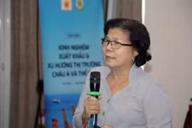 Seminar talks consumption trends in food & beverage industry