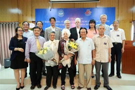 Six US activists honoured with peace medal