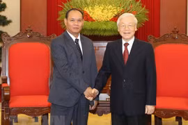 Top leader welcomes Lao Minister of Public Security