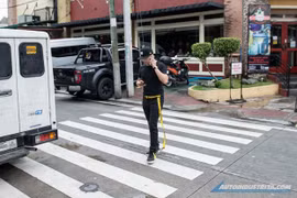 Philippine city forbids use of gadgets while walking in public places