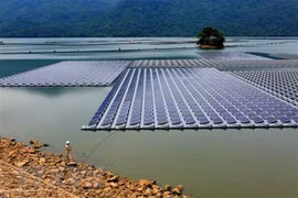 Quang Ninh installs solar panels for island residents