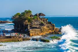 Number of foreign tourists to Indonesia declines 