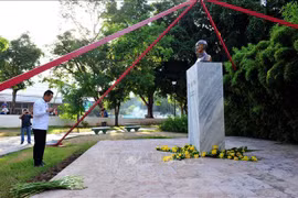 Flower offering in Cuba marks 50 years of late President’s testament
