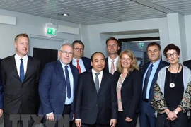 PM Nguyen Xuan Phuc receives leaders of Norwegian groups