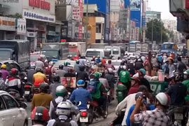 HCM City plans 34 toll booths to reduce peak-hour congestion