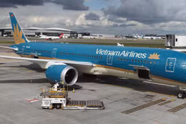 Vietcombank to sell Vietnam Airlines shares