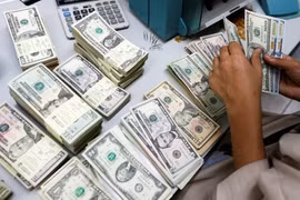 Vietnam’s central bank seeks to weaken currency