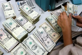 Vietnam’s central bank seeks to weaken currency